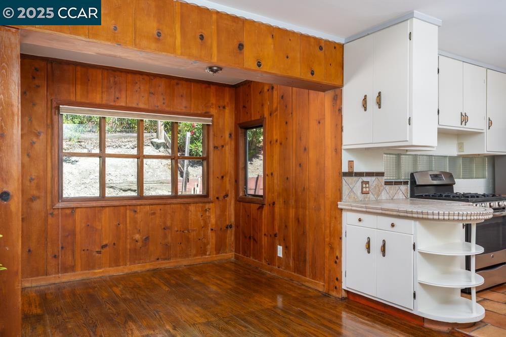 Detail Gallery Image 14 of 29 For 1133 N Thompson Rd, Lafayette,  CA 94549 - 3 Beds | 2 Baths