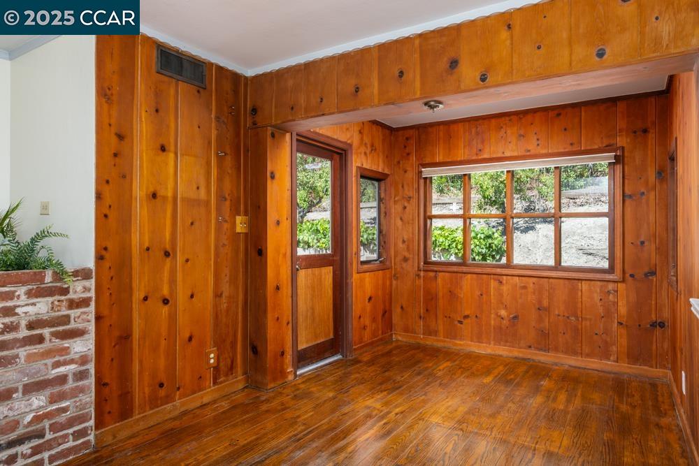 Detail Gallery Image 15 of 29 For 1133 N Thompson Rd, Lafayette,  CA 94549 - 3 Beds | 2 Baths