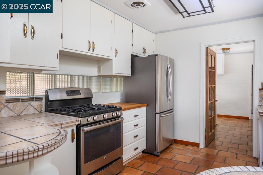 Detail Gallery Image 18 of 29 For 1133 N Thompson Rd, Lafayette,  CA 94549 - 3 Beds | 2 Baths