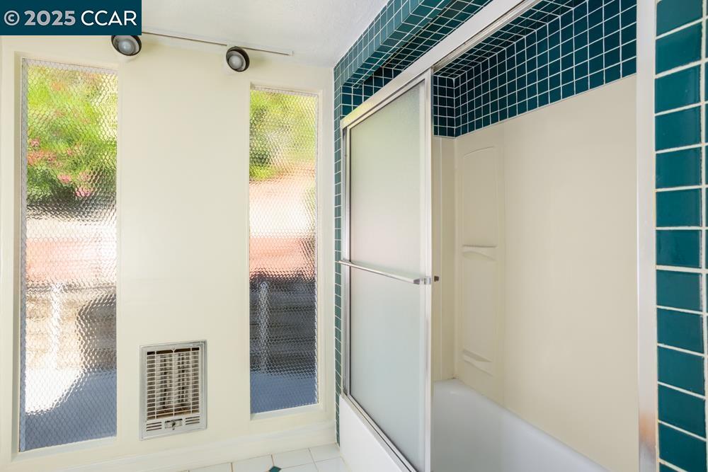 Detail Gallery Image 21 of 29 For 1133 N Thompson Rd, Lafayette,  CA 94549 - 3 Beds | 2 Baths