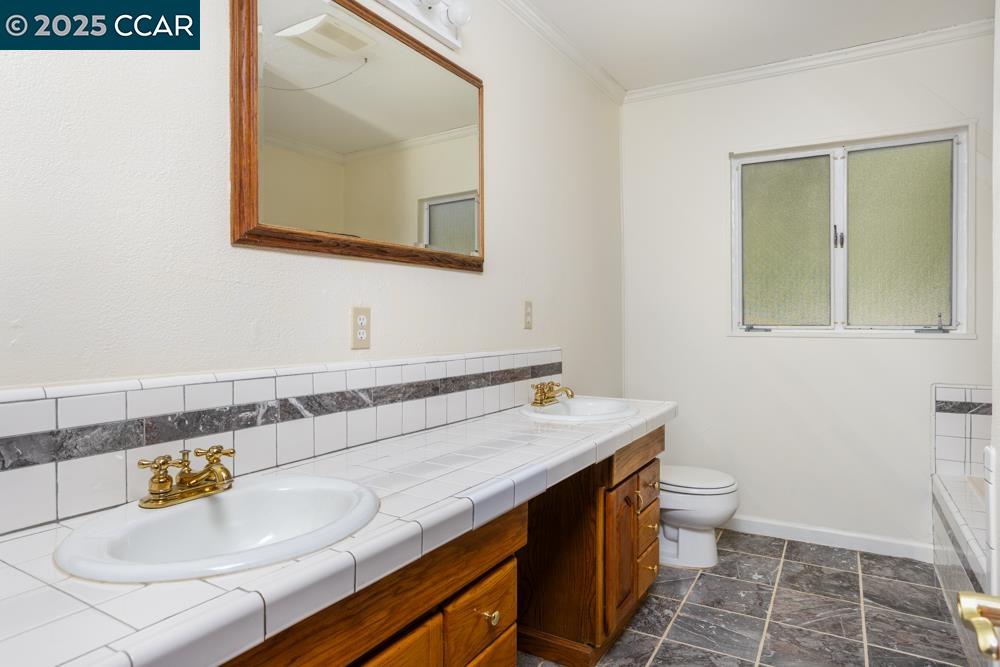 Detail Gallery Image 26 of 29 For 1133 N Thompson Rd, Lafayette,  CA 94549 - 3 Beds | 2 Baths