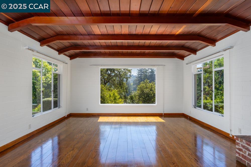 Detail Gallery Image 7 of 29 For 1133 N Thompson Rd, Lafayette,  CA 94549 - 3 Beds | 2 Baths