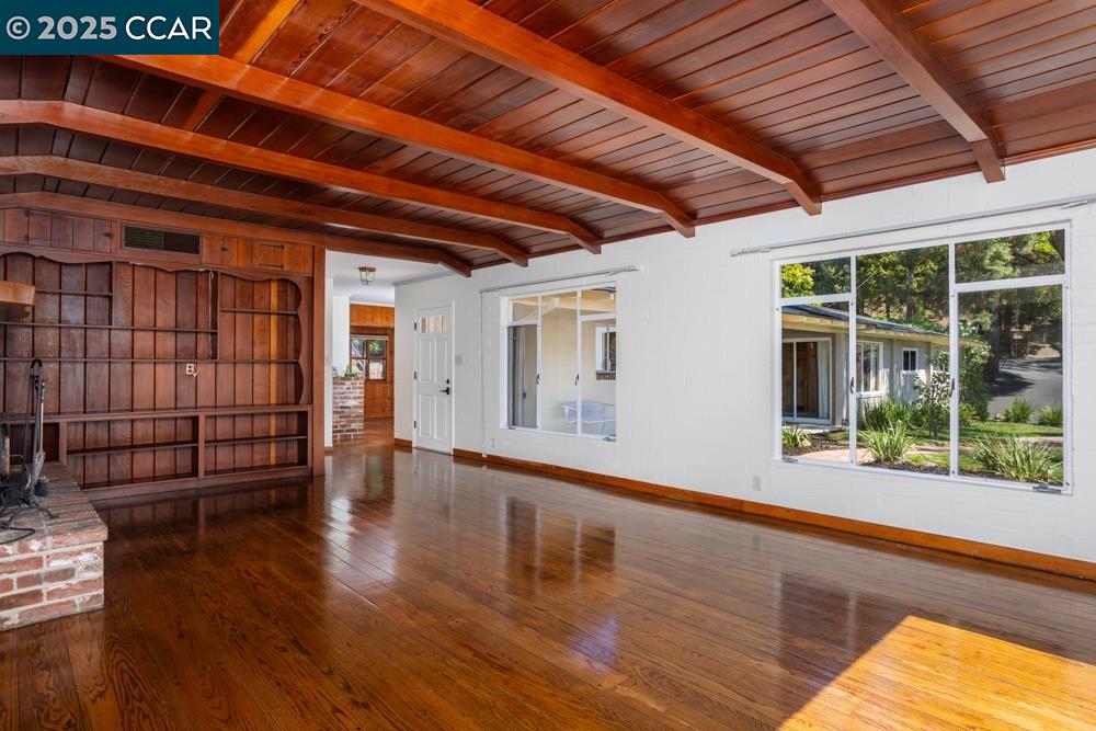 Detail Gallery Image 10 of 29 For 1133 N Thompson Rd, Lafayette,  CA 94549 - 3 Beds | 2 Baths