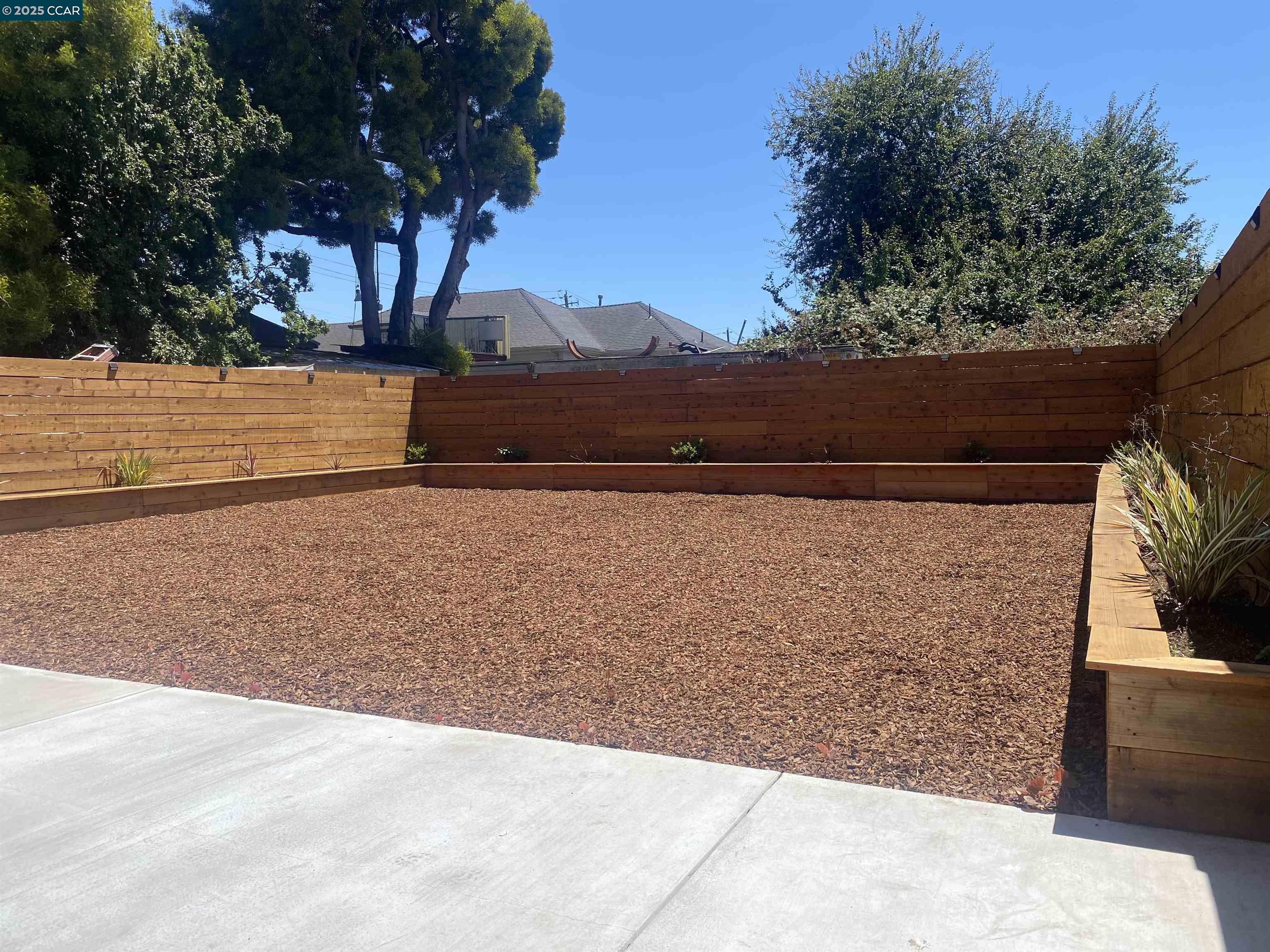 Detail Gallery Image 12 of 17 For 218 Bissell Ave, Richmond,  CA 94801 - 2 Beds | 1 Baths