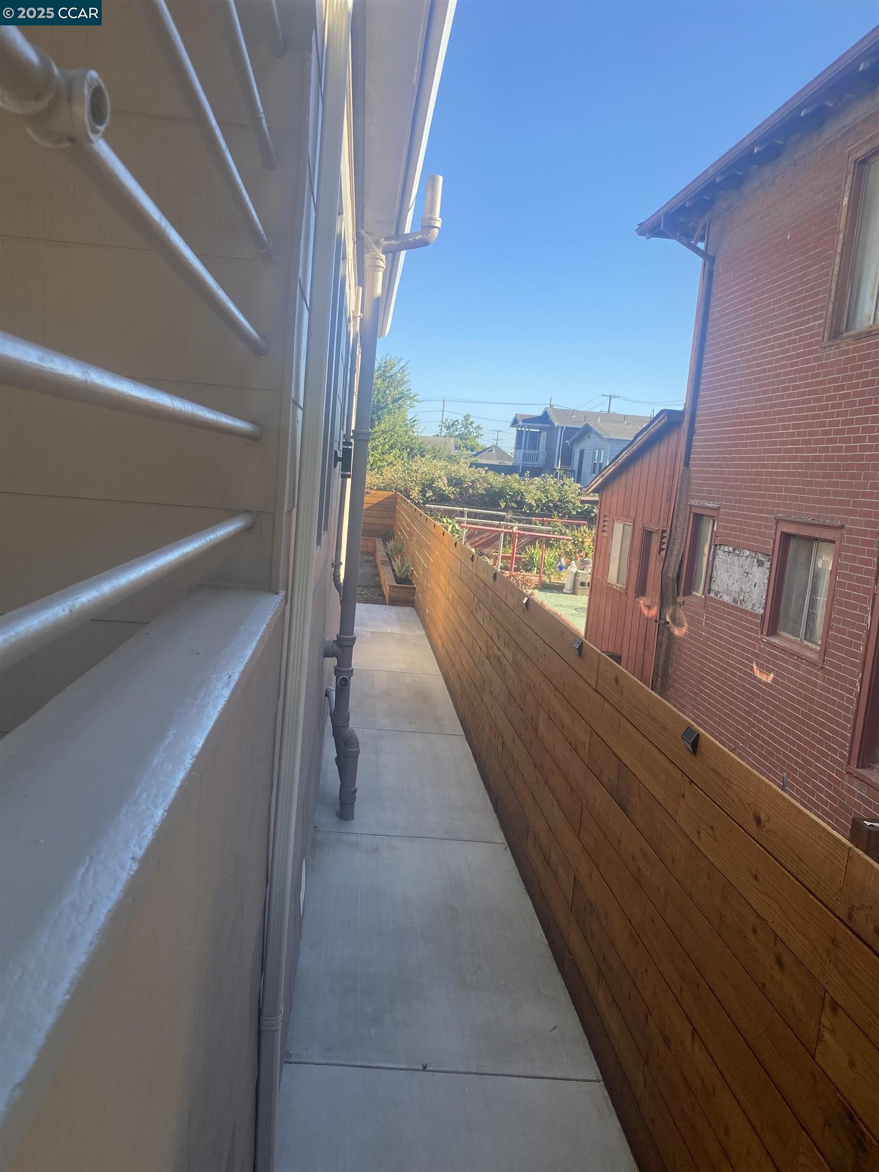 Detail Gallery Image 14 of 17 For 218 Bissell Ave, Richmond,  CA 94801 - 2 Beds | 1 Baths