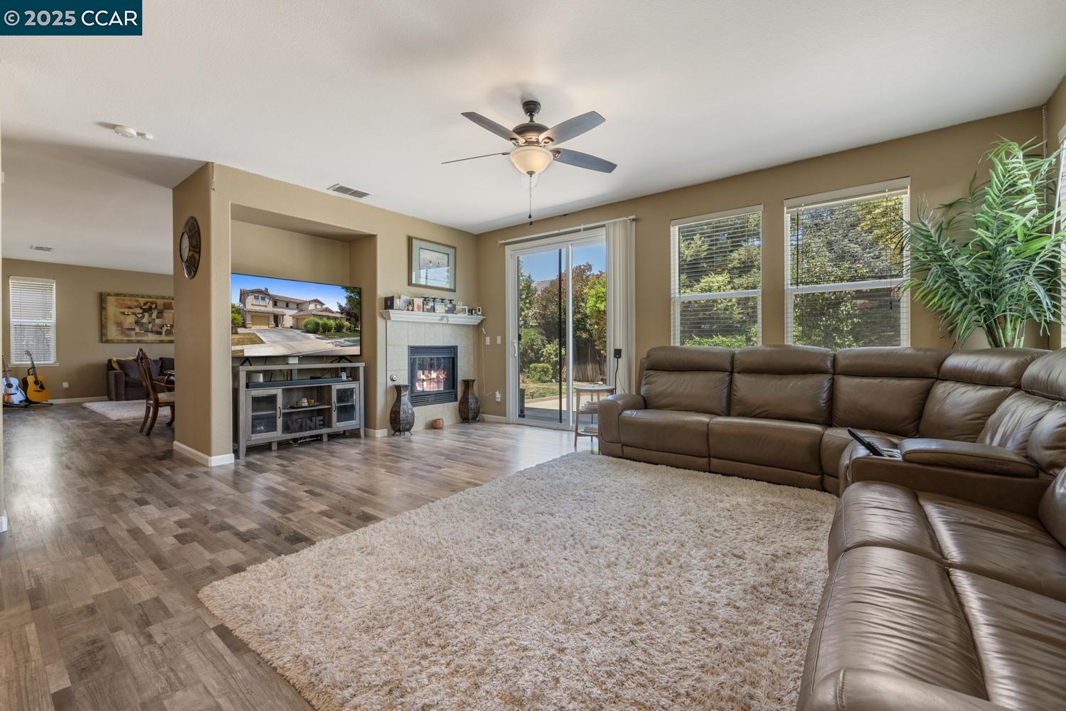 Detail Gallery Image 15 of 55 For 1117 Van Gogh Lane, Patterson,  CA 95363 - 4 Beds | 3/1 Baths
