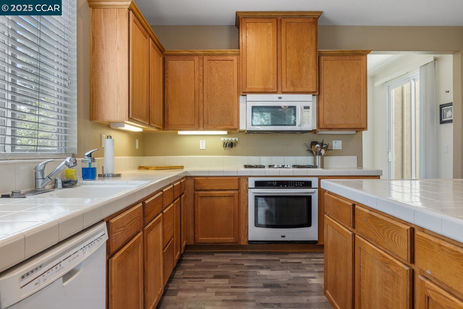 Detail Gallery Image 16 of 55 For 1117 Van Gogh Lane, Patterson,  CA 95363 - 4 Beds | 3/1 Baths