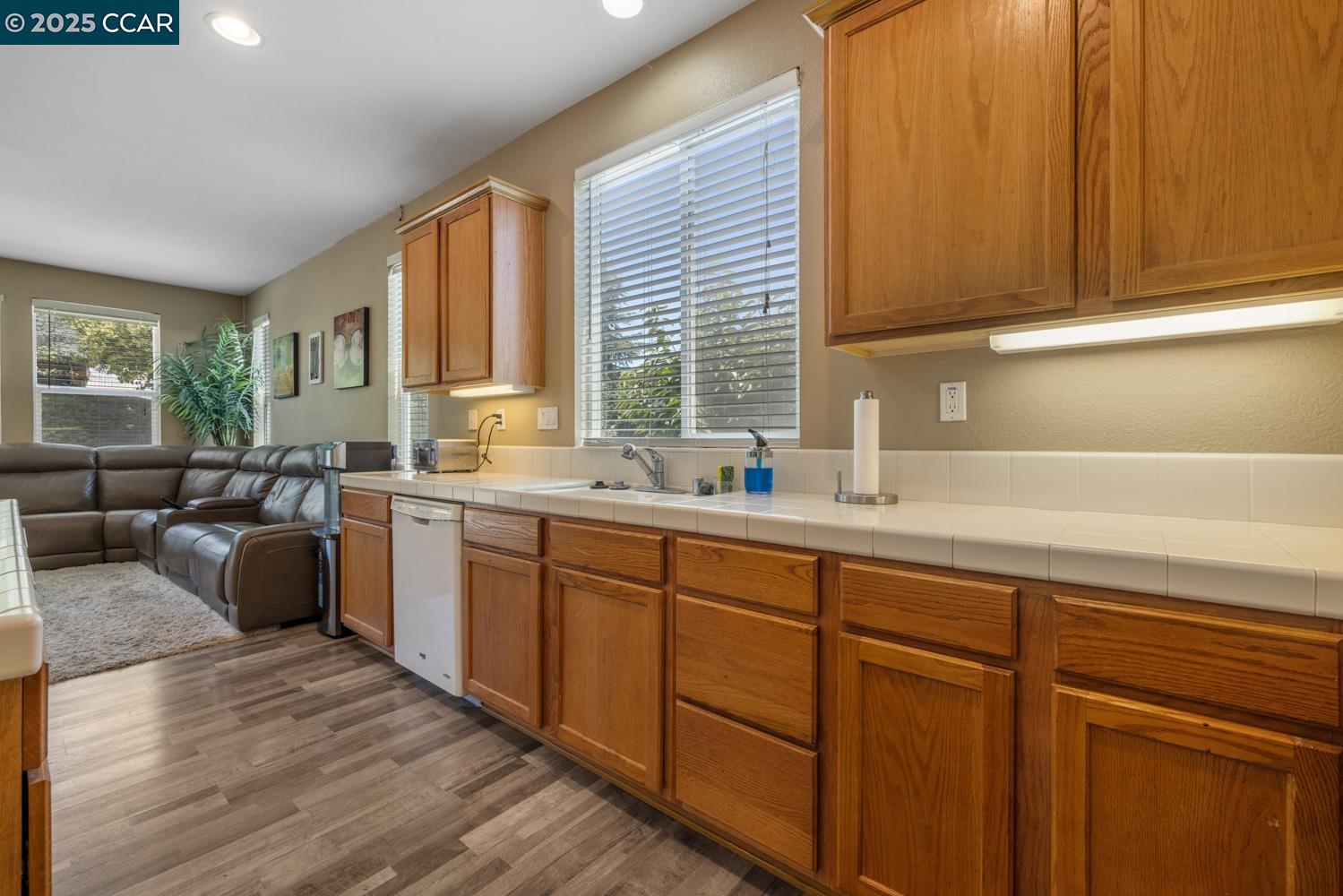 Detail Gallery Image 19 of 55 For 1117 Van Gogh Lane, Patterson,  CA 95363 - 4 Beds | 3/1 Baths
