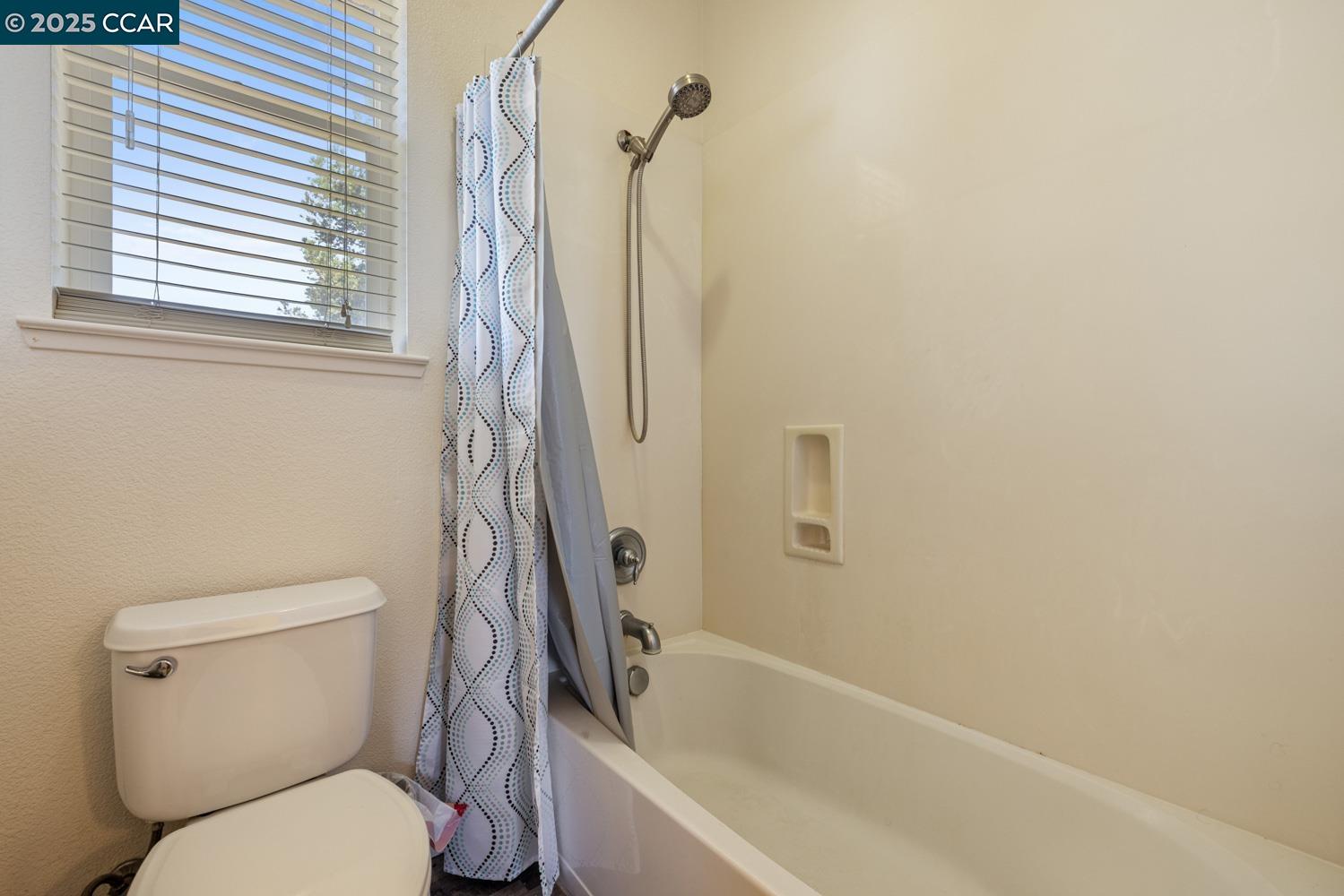 Detail Gallery Image 32 of 55 For 1117 Van Gogh Lane, Patterson,  CA 95363 - 4 Beds | 3/1 Baths