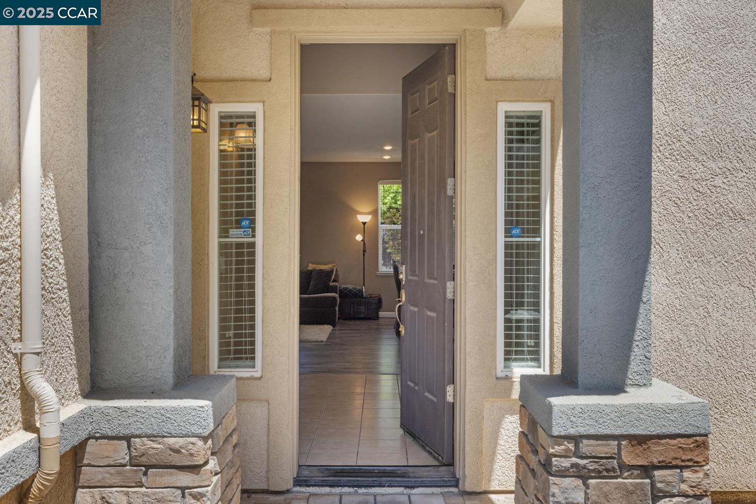 Detail Gallery Image 5 of 55 For 1117 Van Gogh Lane, Patterson,  CA 95363 - 4 Beds | 3/1 Baths