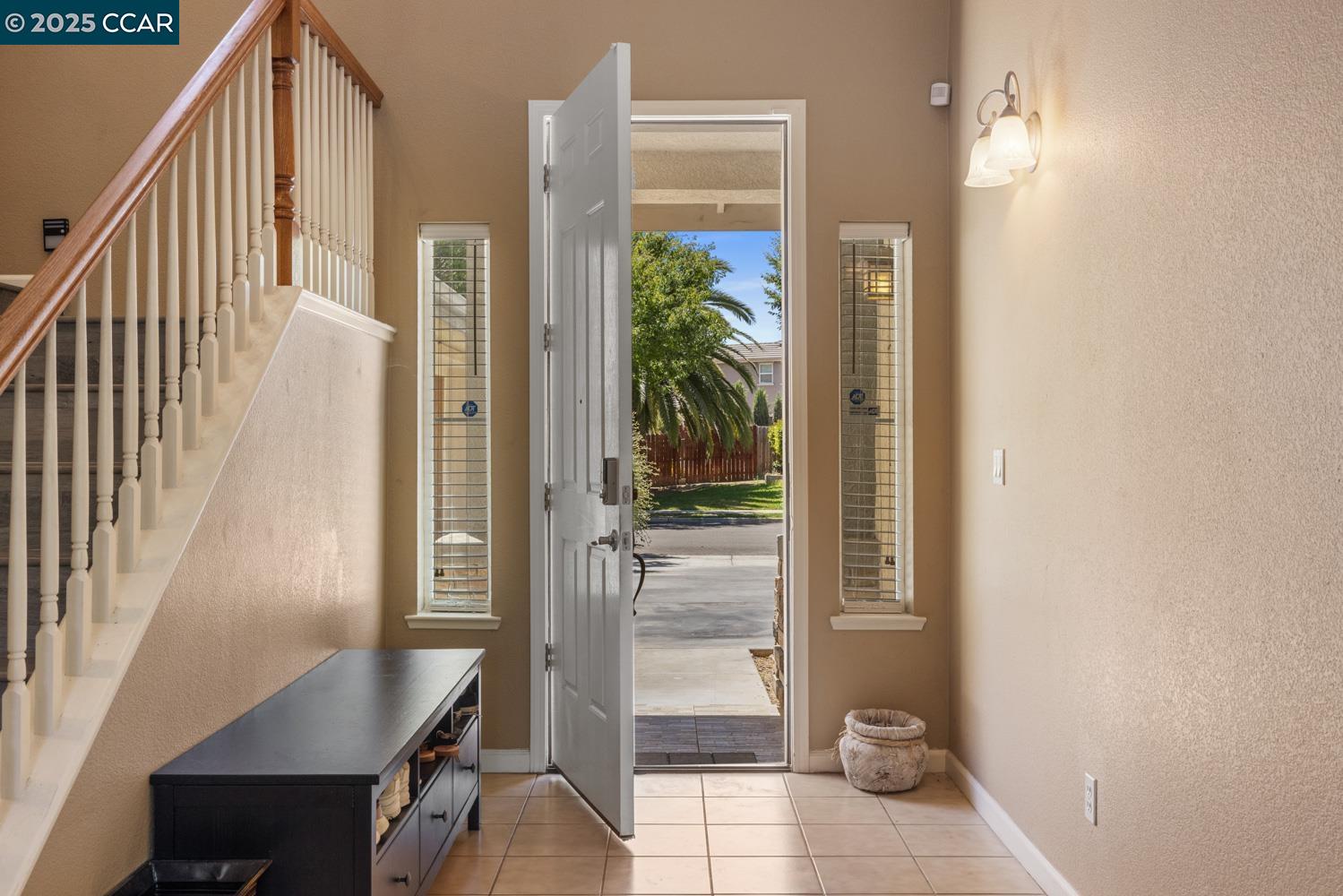 Detail Gallery Image 6 of 55 For 1117 Van Gogh Lane, Patterson,  CA 95363 - 4 Beds | 3/1 Baths