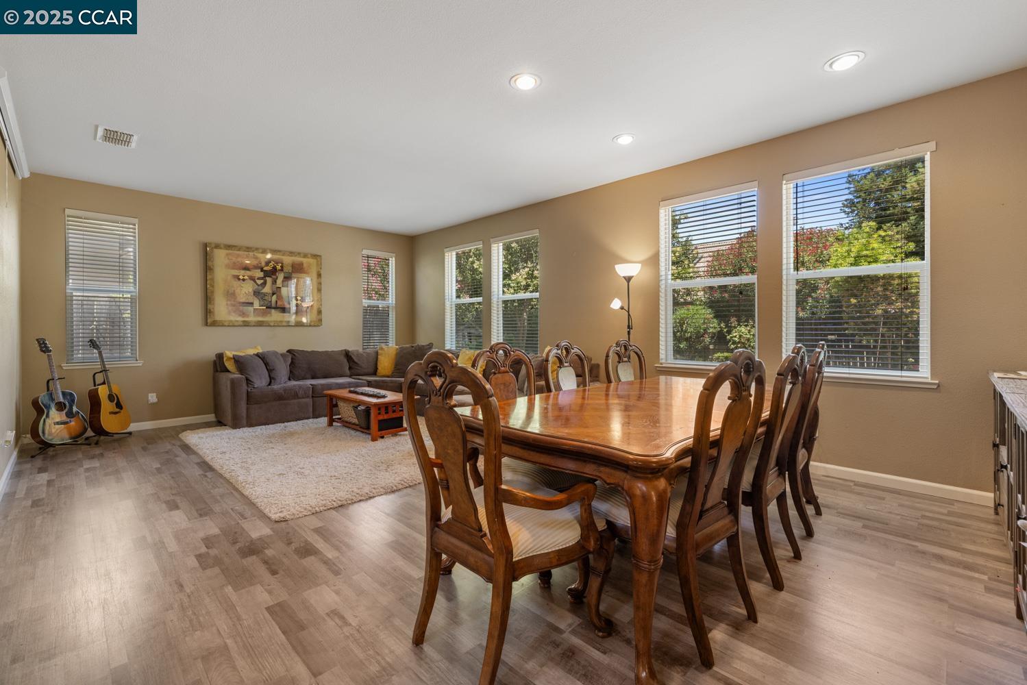 Detail Gallery Image 7 of 55 For 1117 Van Gogh Lane, Patterson,  CA 95363 - 4 Beds | 3/1 Baths