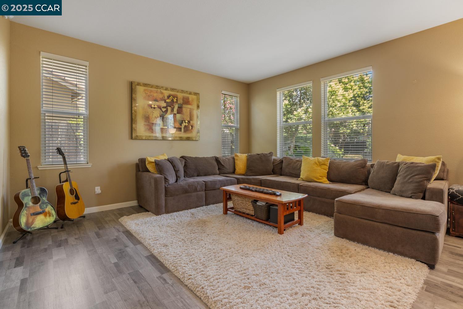 Detail Gallery Image 8 of 55 For 1117 Van Gogh Lane, Patterson,  CA 95363 - 4 Beds | 3/1 Baths