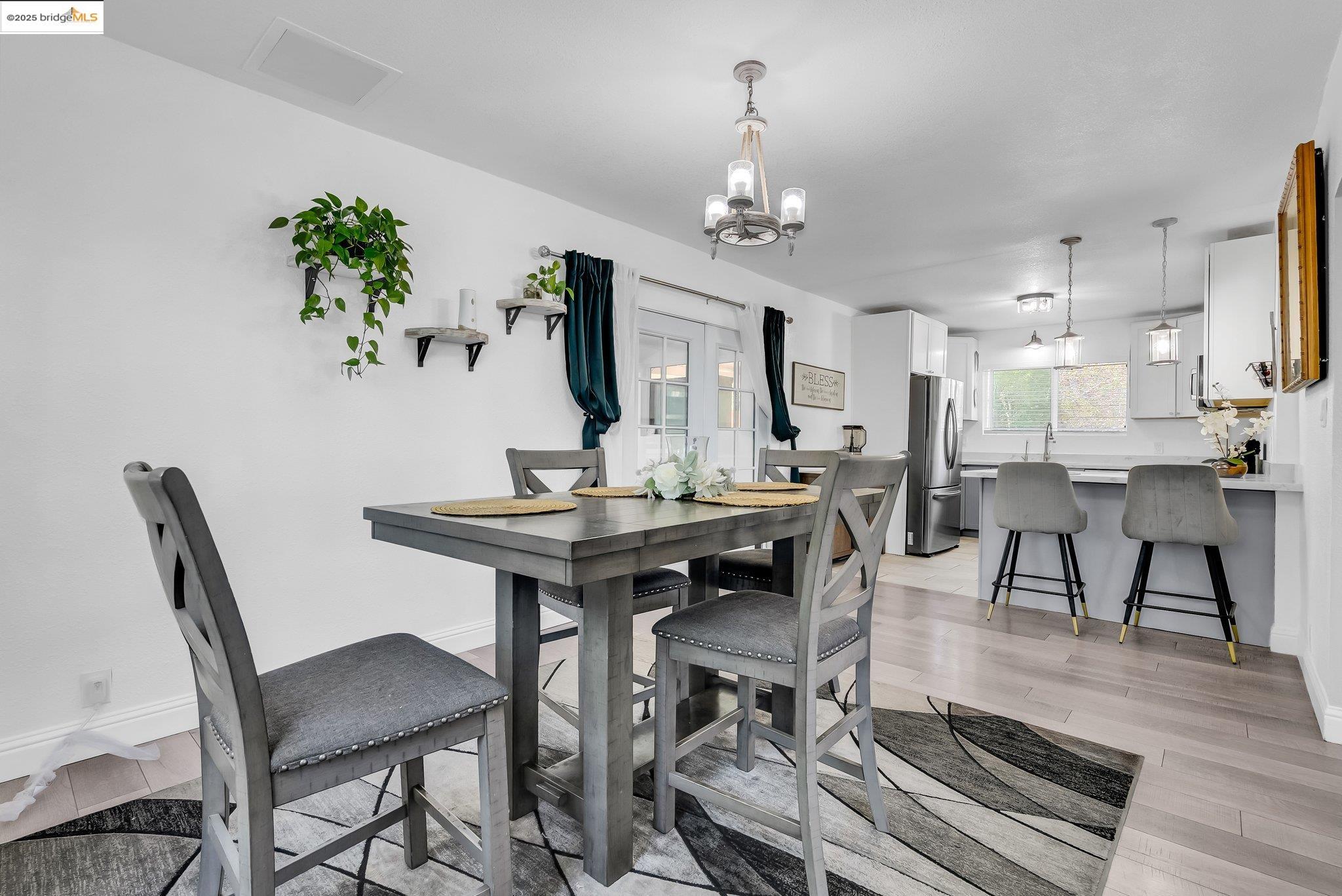 Detail Gallery Image 11 of 47 For 2350 W Shell Ave, Martinez,  CA 94553 - 4 Beds | 2 Baths