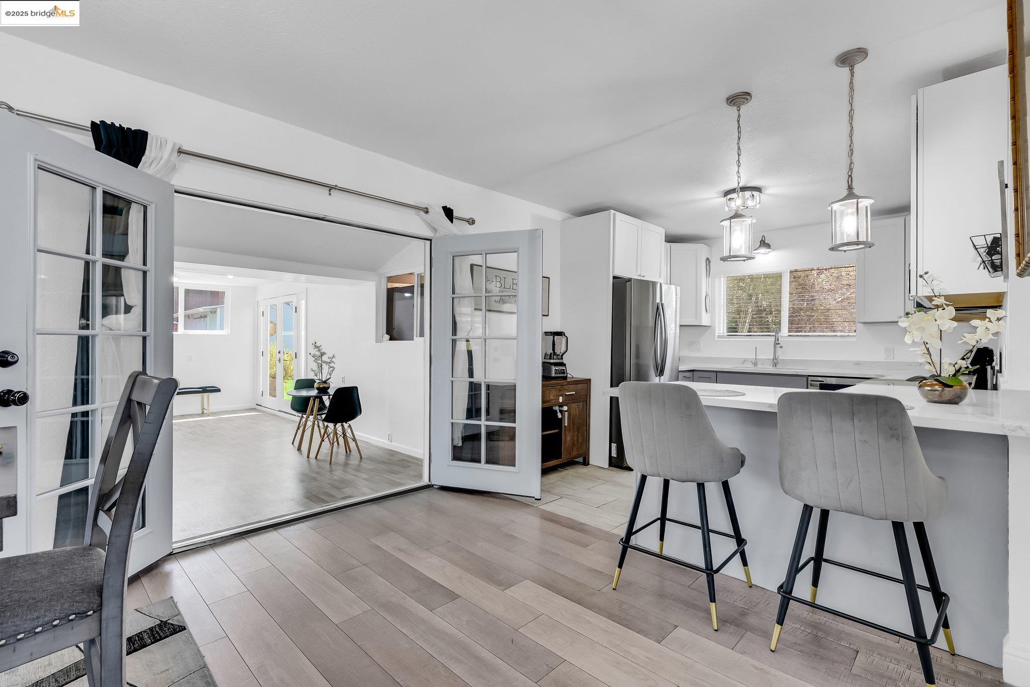 Detail Gallery Image 12 of 47 For 2350 W Shell Ave, Martinez,  CA 94553 - 4 Beds | 2 Baths