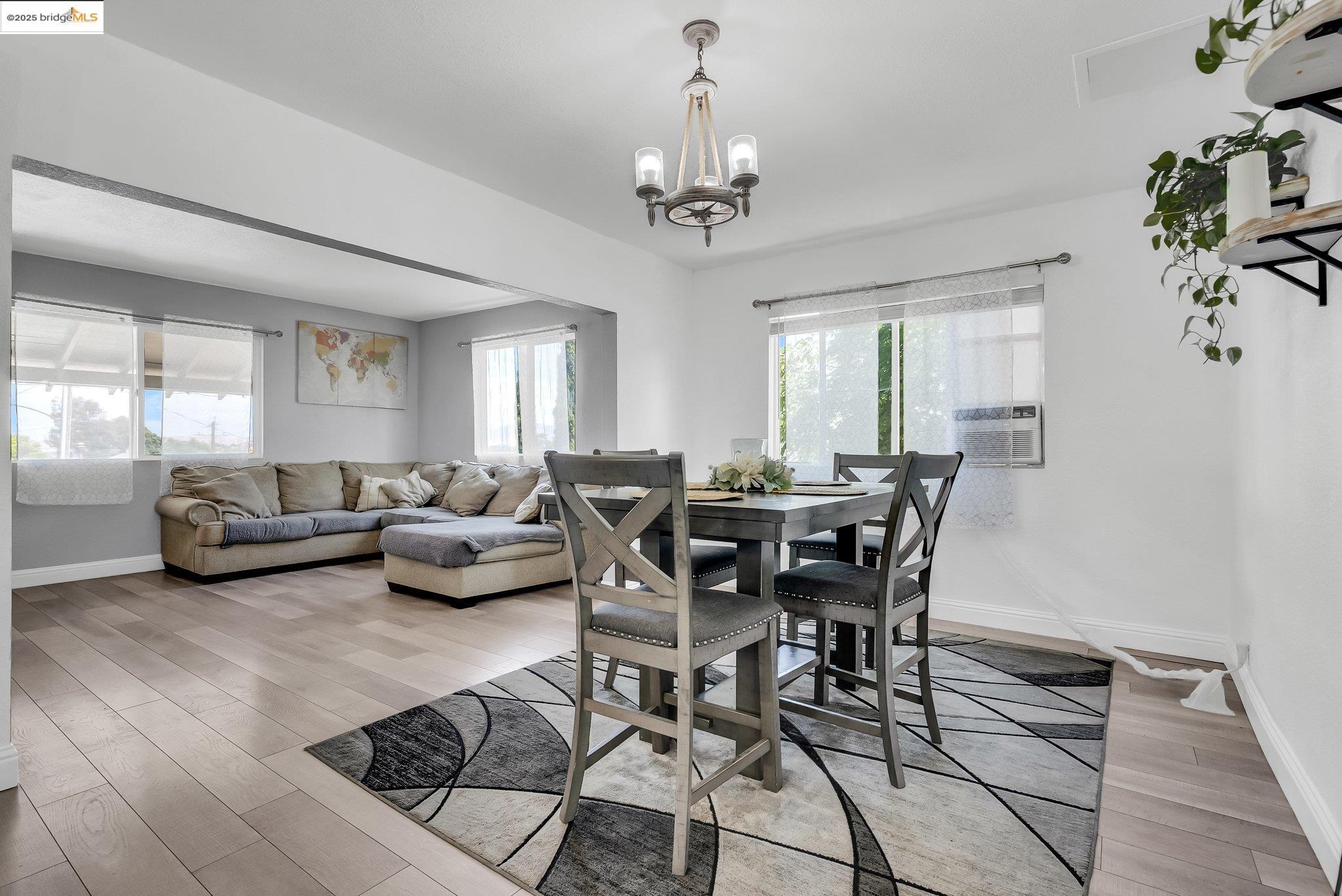 Detail Gallery Image 14 of 47 For 2350 W Shell Ave, Martinez,  CA 94553 - 4 Beds | 2 Baths