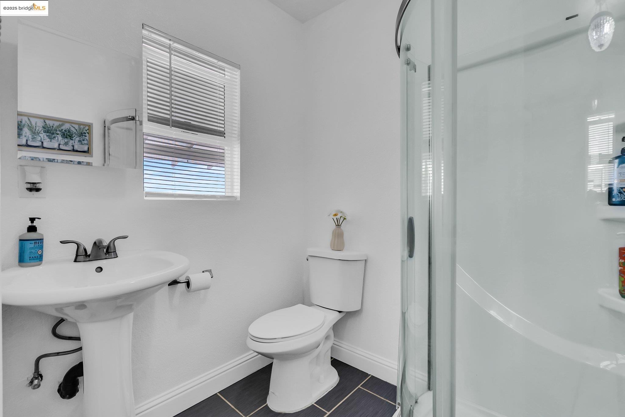 Detail Gallery Image 7 of 47 For 2350 W Shell Ave, Martinez,  CA 94553 - 4 Beds | 2 Baths