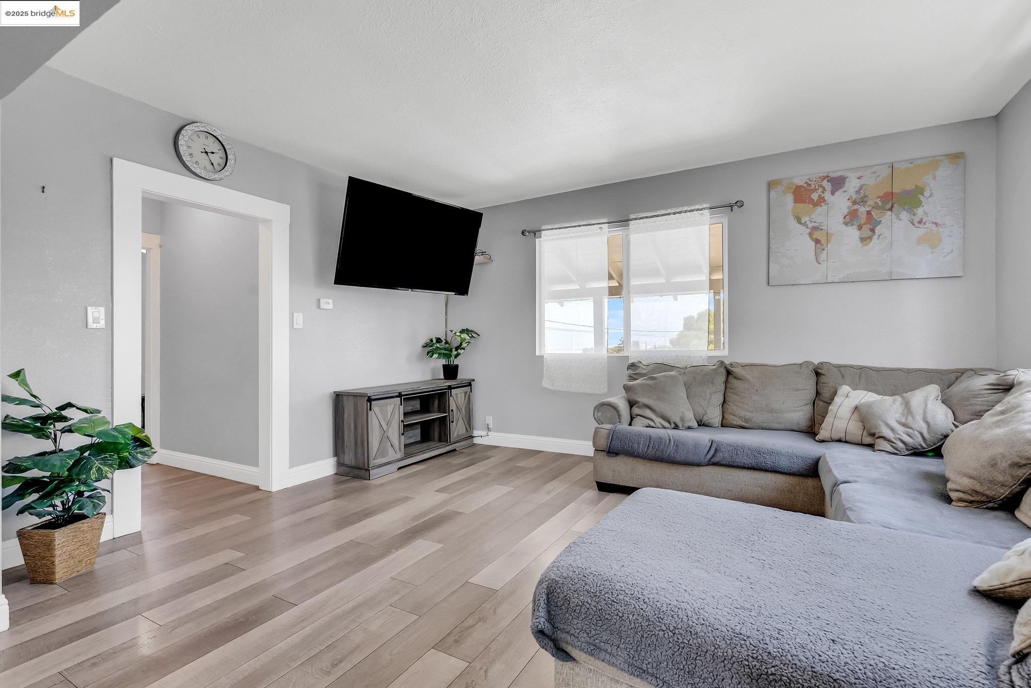 Detail Gallery Image 9 of 47 For 2350 W Shell Ave, Martinez,  CA 94553 - 4 Beds | 2 Baths