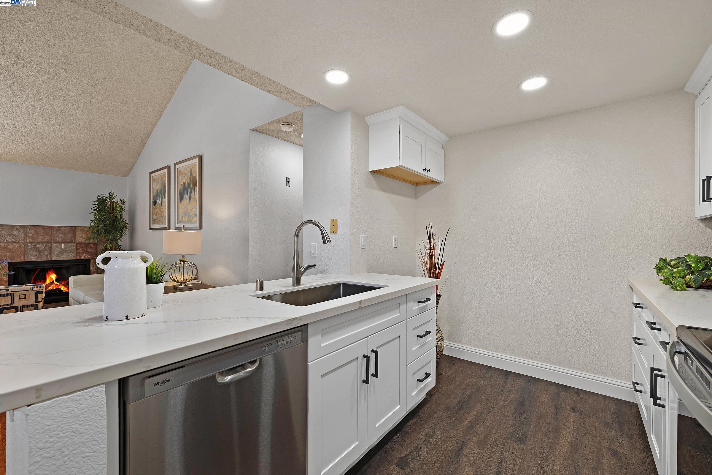 Photo #6: 41103713 Listing 