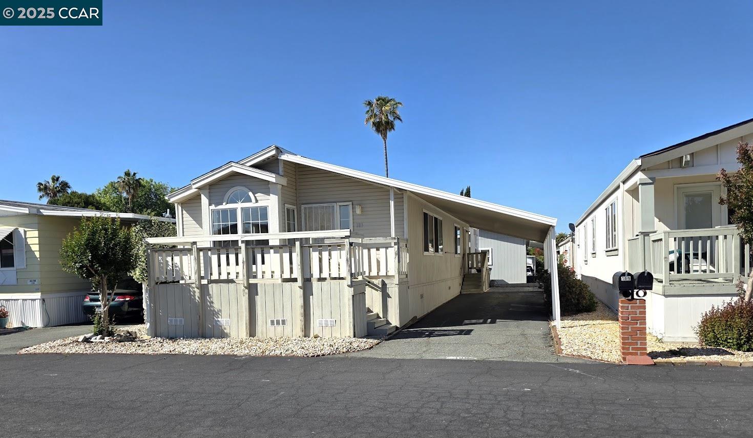 Detail Gallery Image 2 of 54 For 189 Kona Cir, Pittsburg,  CA 94565 - 2 Beds | 2 Baths