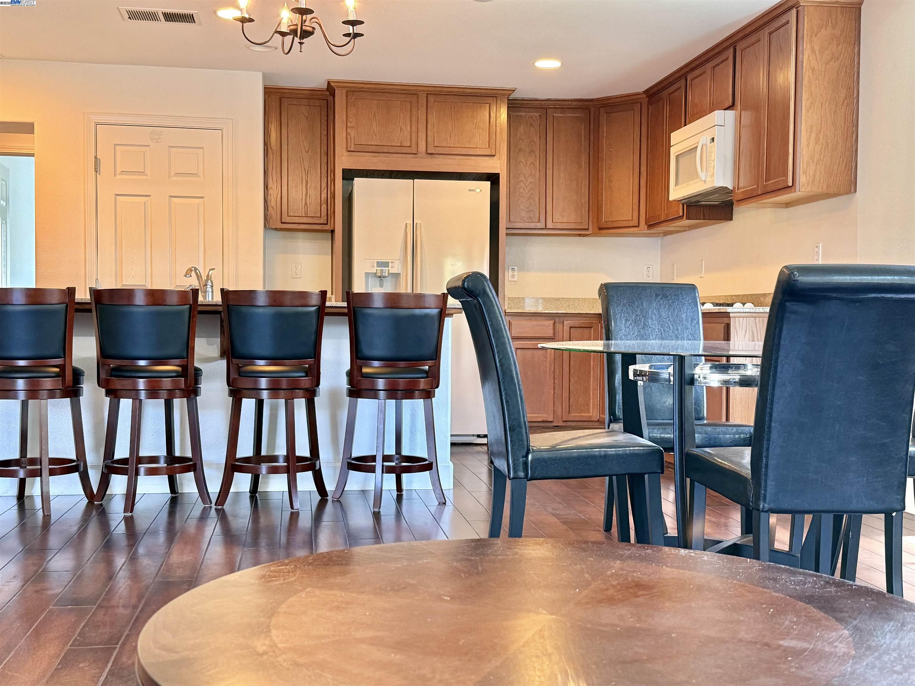 Detail Gallery Image 15 of 43 For 23654 Saklan Rd, Hayward,  CA 94545 - 3 Beds | 3/1 Baths