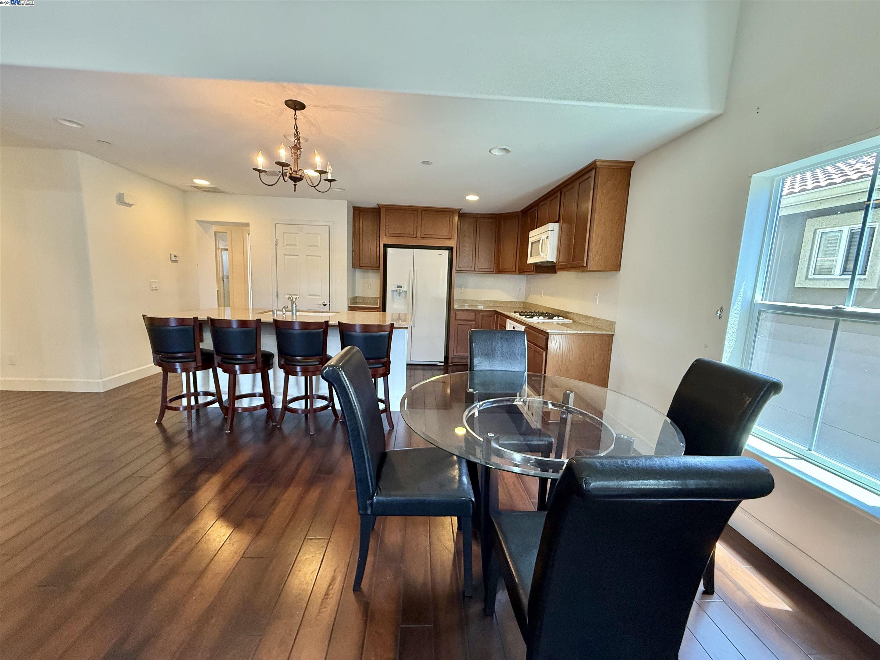 Detail Gallery Image 16 of 43 For 23654 Saklan Rd, Hayward,  CA 94545 - 3 Beds | 3/1 Baths