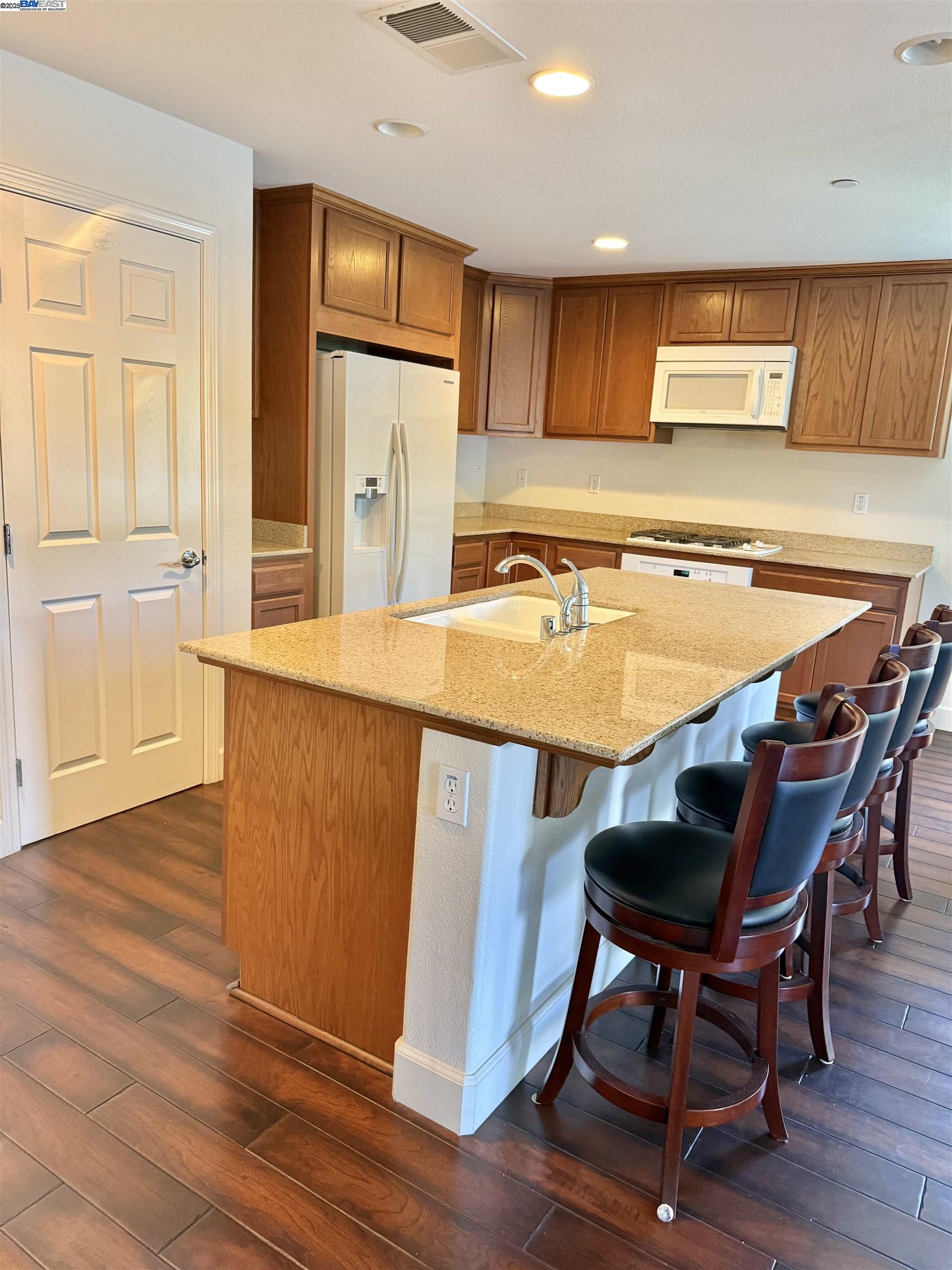 Detail Gallery Image 17 of 43 For 23654 Saklan Rd, Hayward,  CA 94545 - 3 Beds | 3/1 Baths