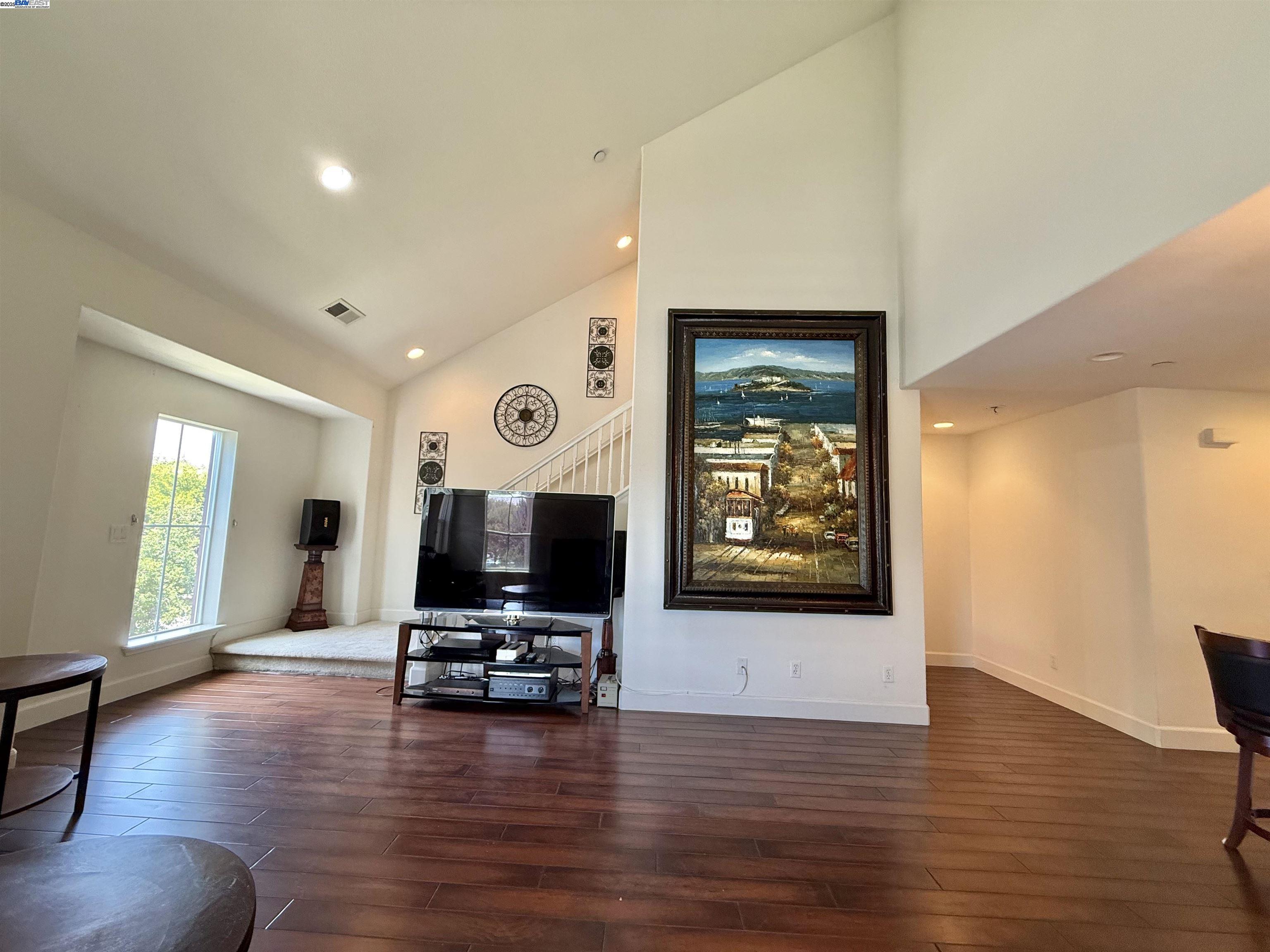 Detail Gallery Image 20 of 43 For 23654 Saklan Rd, Hayward,  CA 94545 - 3 Beds | 3/1 Baths