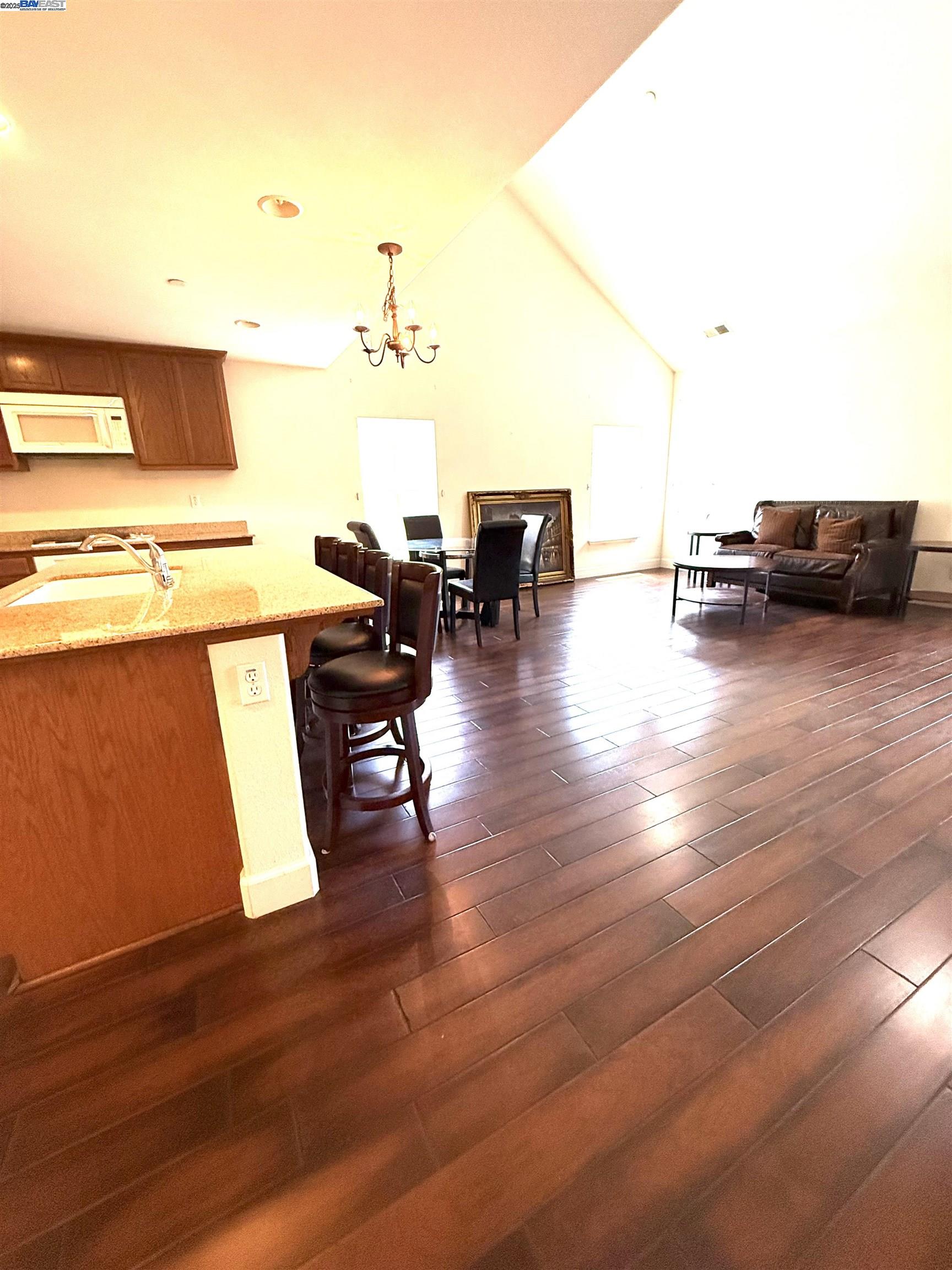 Detail Gallery Image 21 of 43 For 23654 Saklan Rd, Hayward,  CA 94545 - 3 Beds | 3/1 Baths