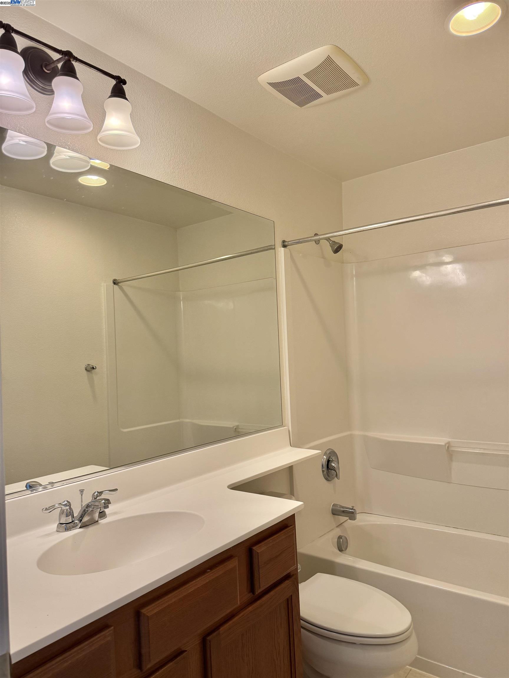 Detail Gallery Image 37 of 43 For 23654 Saklan Rd, Hayward,  CA 94545 - 3 Beds | 3/1 Baths