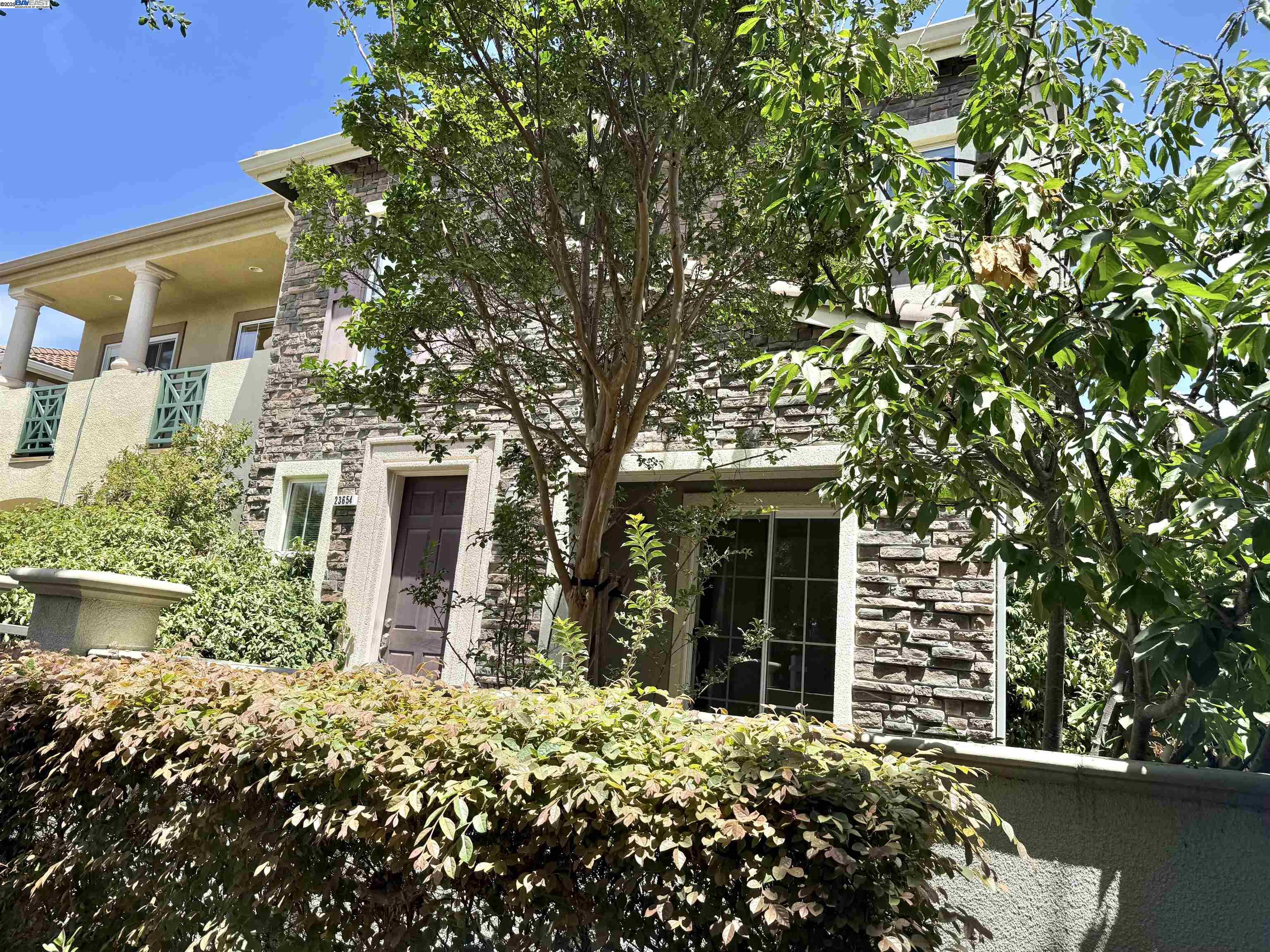 Detail Gallery Image 6 of 43 For 23654 Saklan Rd, Hayward,  CA 94545 - 3 Beds | 3/1 Baths