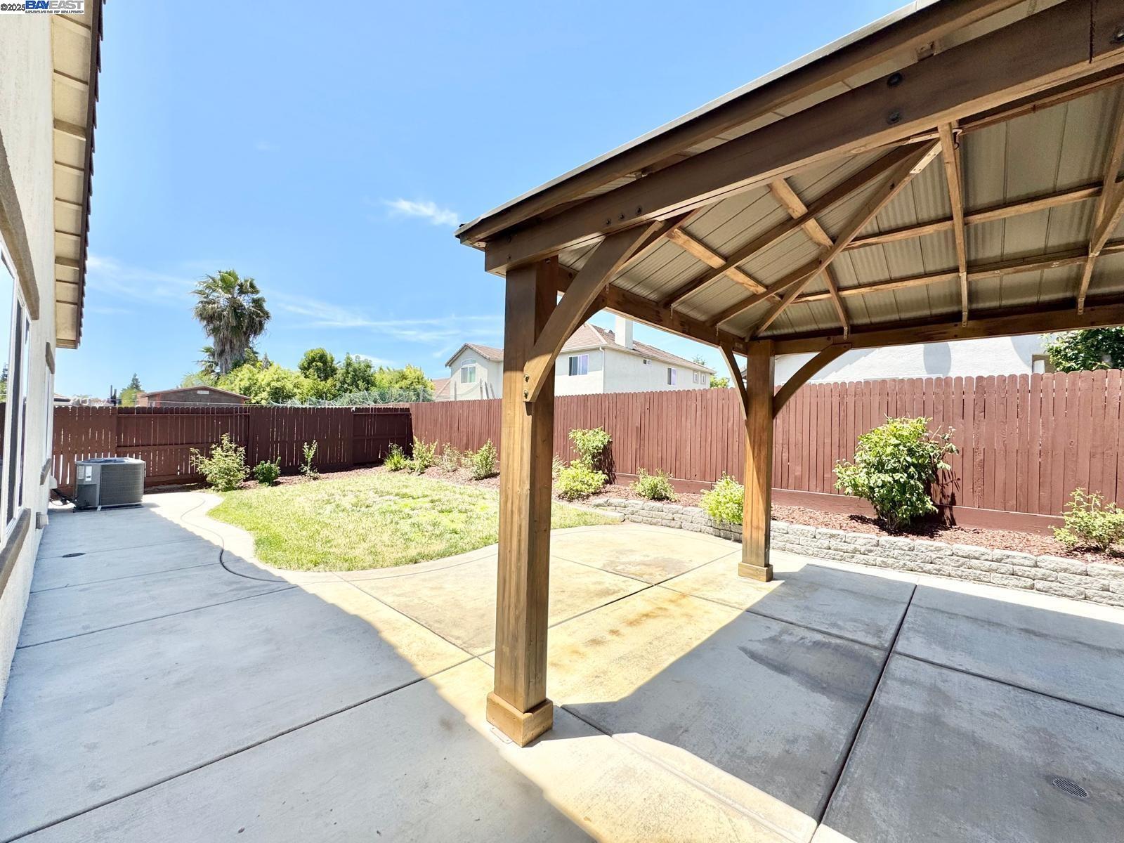 Detail Gallery Image 30 of 37 For 597 Pendragon St, Manteca,  CA 95337 - 4 Beds | 2 Baths