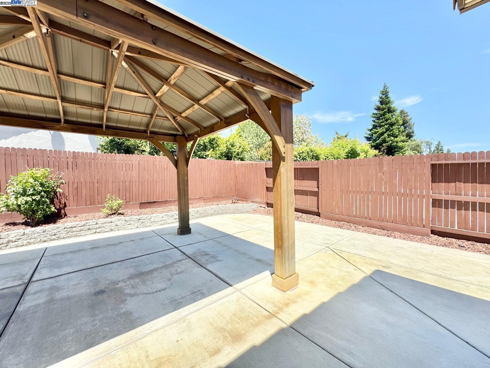 Detail Gallery Image 31 of 37 For 597 Pendragon St, Manteca,  CA 95337 - 4 Beds | 2 Baths
