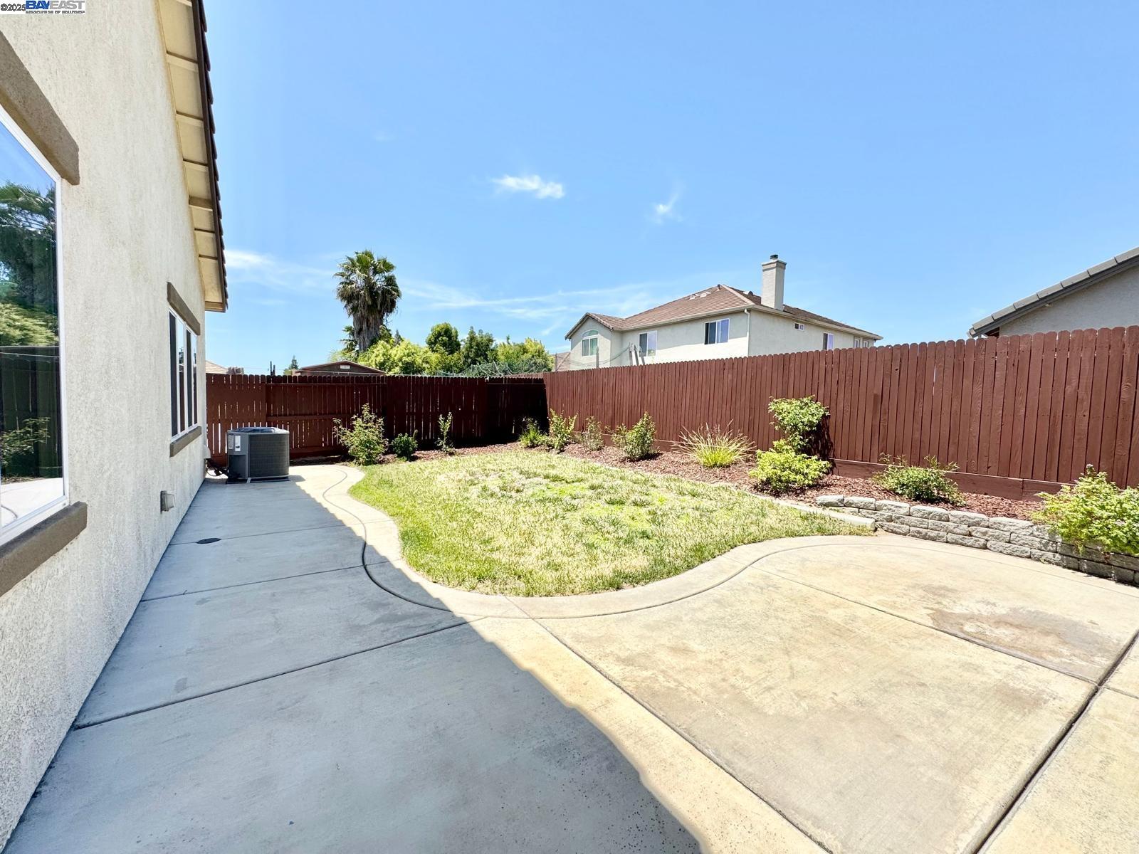 Detail Gallery Image 32 of 37 For 597 Pendragon St, Manteca,  CA 95337 - 4 Beds | 2 Baths