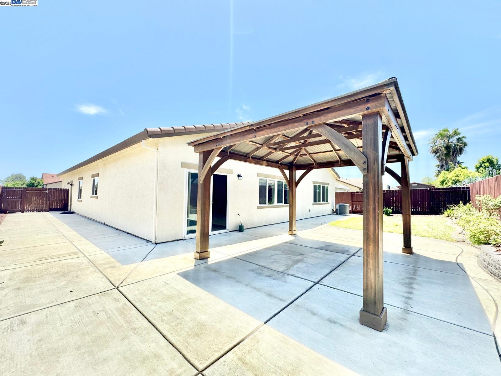 Detail Gallery Image 34 of 37 For 597 Pendragon St, Manteca,  CA 95337 - 4 Beds | 2 Baths