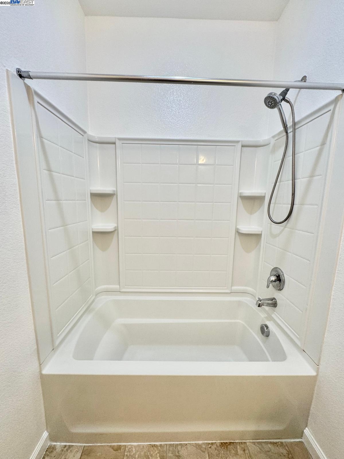 Detail Gallery Image 7 of 37 For 597 Pendragon St, Manteca,  CA 95337 - 4 Beds | 2 Baths