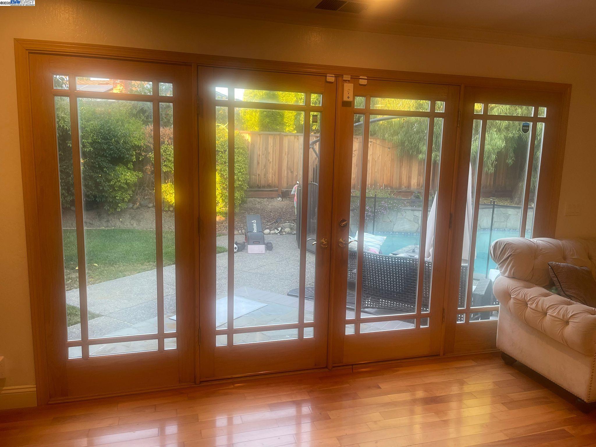 Detail Gallery Image 4 of 12 For 1241 Arlington Rd, Livermore,  CA 94551 - 3 Beds | 2 Baths