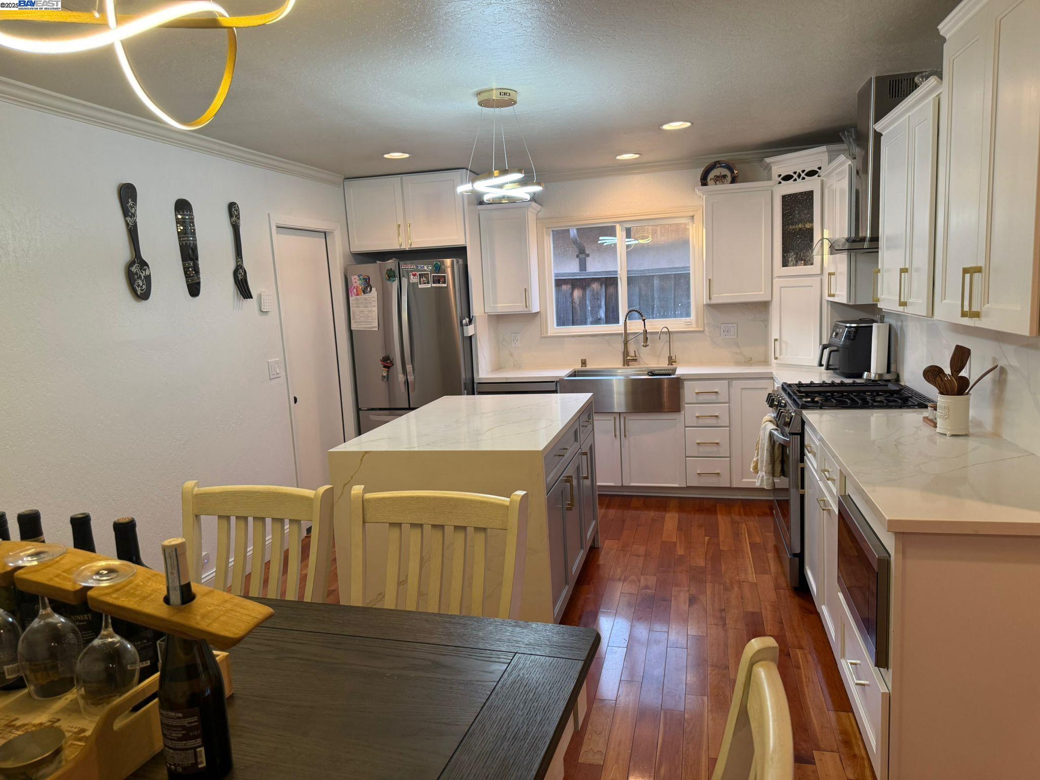 Detail Gallery Image 7 of 12 For 1241 Arlington Rd, Livermore,  CA 94551 - 3 Beds | 2 Baths