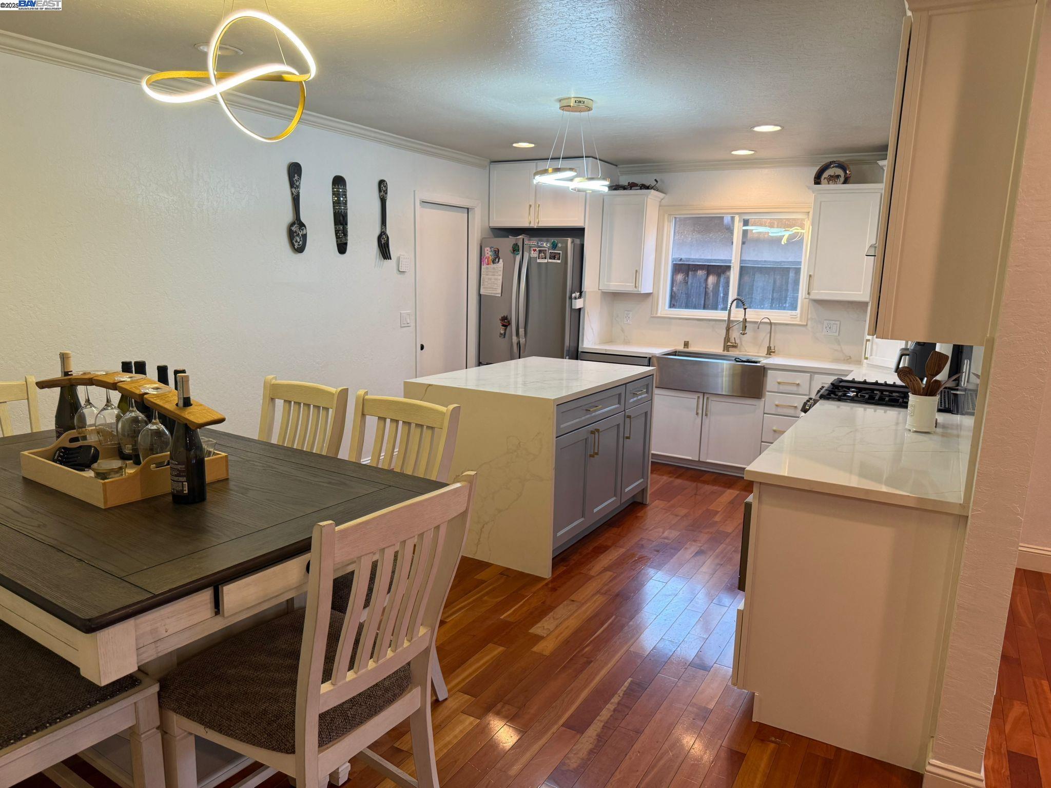 Detail Gallery Image 8 of 12 For 1241 Arlington Rd, Livermore,  CA 94551 - 3 Beds | 2 Baths