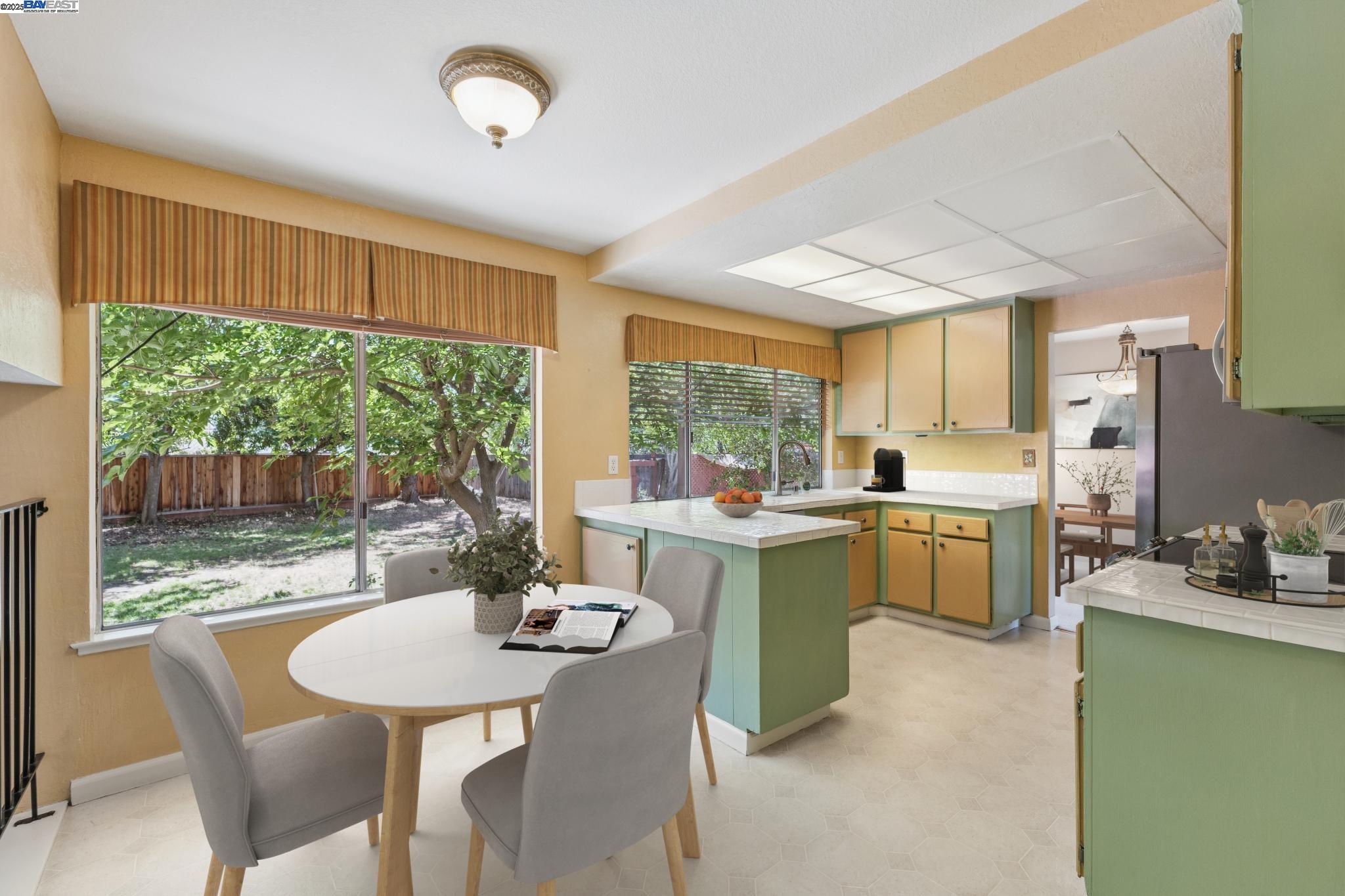 Detail Gallery Image 11 of 35 For 3484 Bordeaux Pl, Pleasanton,  CA 94566 - 4 Beds | 2/1 Baths