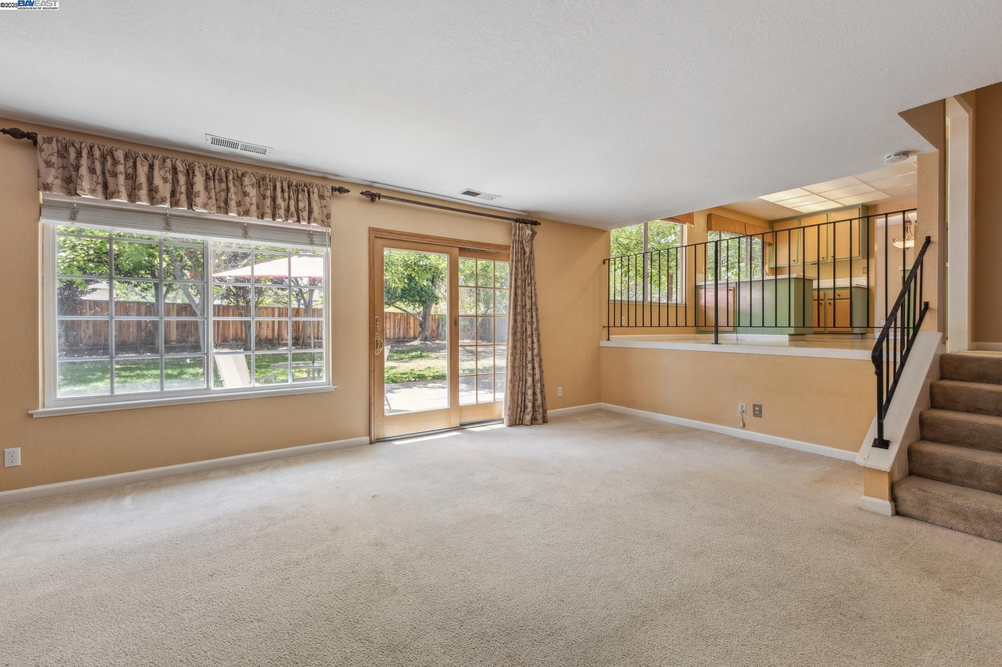 Detail Gallery Image 16 of 35 For 3484 Bordeaux Pl, Pleasanton,  CA 94566 - 4 Beds | 2/1 Baths