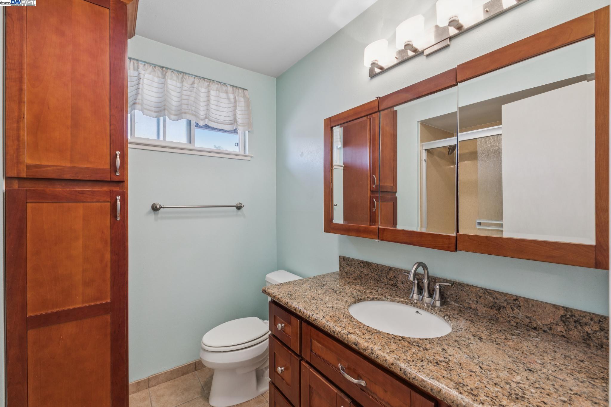 Detail Gallery Image 25 of 35 For 3484 Bordeaux Pl, Pleasanton,  CA 94566 - 4 Beds | 2/1 Baths
