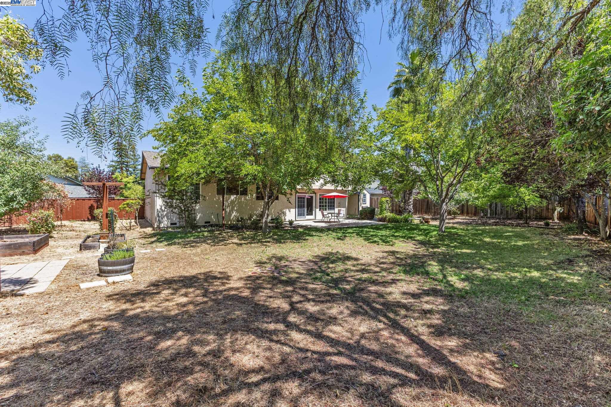 Detail Gallery Image 33 of 35 For 3484 Bordeaux Pl, Pleasanton,  CA 94566 - 4 Beds | 2/1 Baths