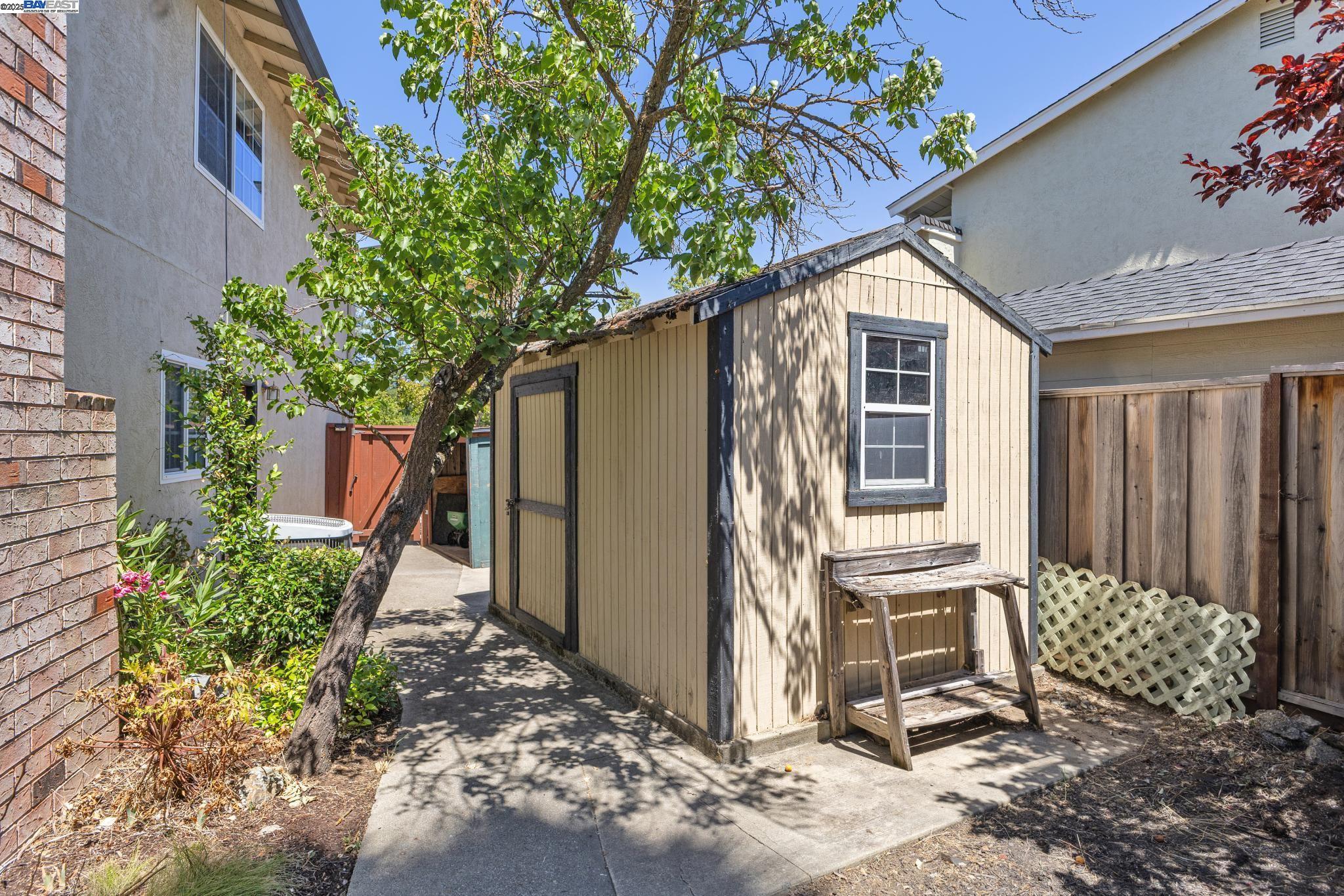 Detail Gallery Image 34 of 35 For 3484 Bordeaux Pl, Pleasanton,  CA 94566 - 4 Beds | 2/1 Baths