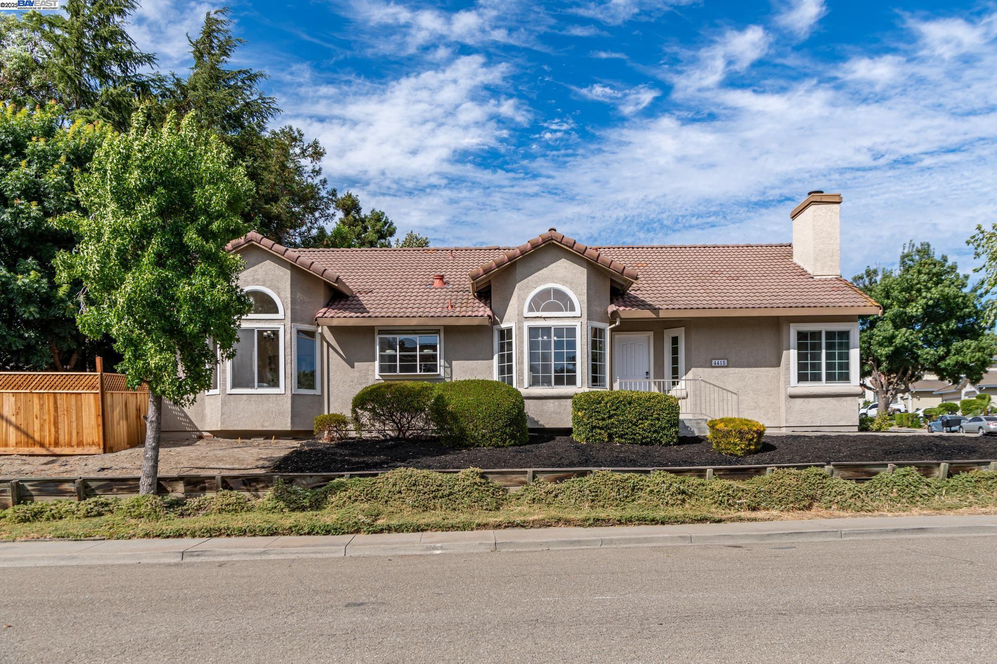 Detail Gallery Image 1 of 1 For 4415 Folsom Dr, Antioch,  CA 94531 - 3 Beds | 2 Baths
