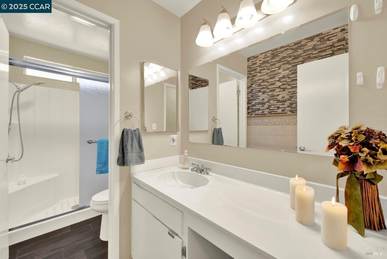 Detail Gallery Image 12 of 20 For 139 Pepperwood St, Hercules,  CA 94547 - 3 Beds | 2 Baths