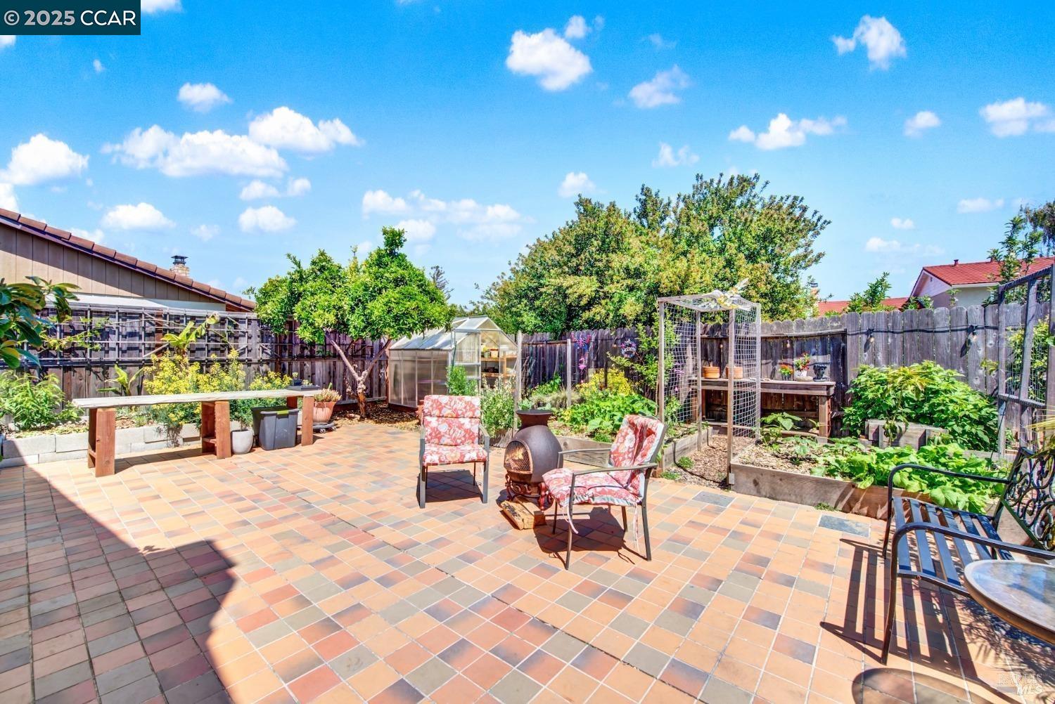 Detail Gallery Image 16 of 20 For 139 Pepperwood St, Hercules,  CA 94547 - 3 Beds | 2 Baths