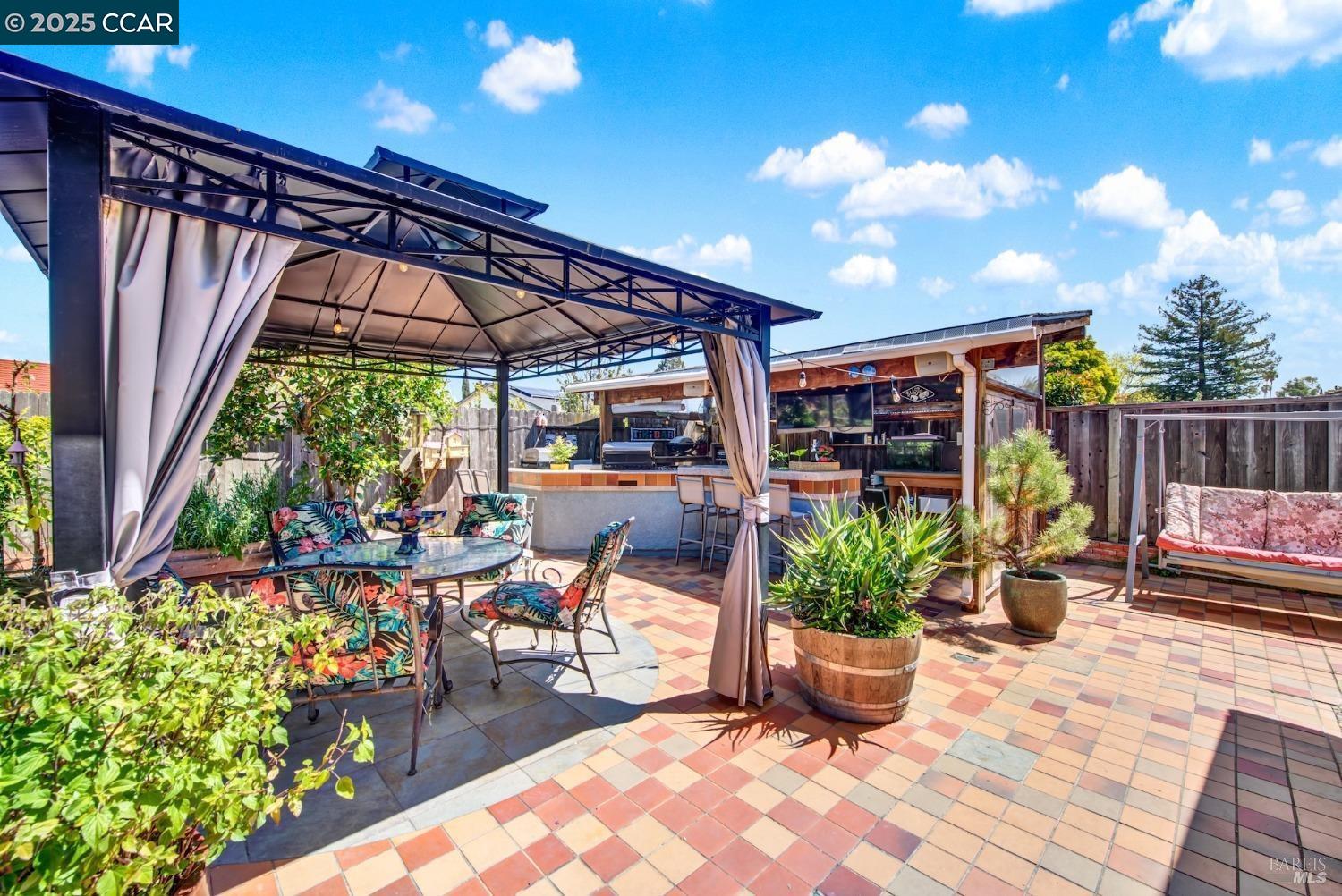 Detail Gallery Image 19 of 20 For 139 Pepperwood St, Hercules,  CA 94547 - 3 Beds | 2 Baths
