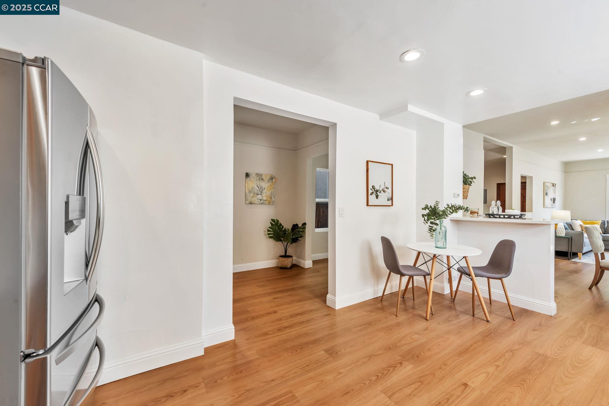Detail Gallery Image 17 of 51 For 941 45th St, Oakland,  CA 94608 - 4 Beds | 3 Baths