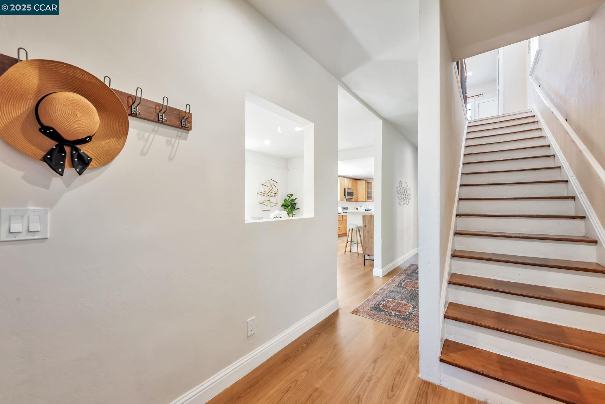 Detail Gallery Image 18 of 51 For 941 45th St, Oakland,  CA 94608 - 4 Beds | 3 Baths